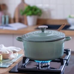 Habitat 3.3 Litre Cast Iron Casserole Dish - Green 13 Habitat 3.3 Litre Cast Iron Casserole Dish - Green -Habitat 1258394 R Z002C