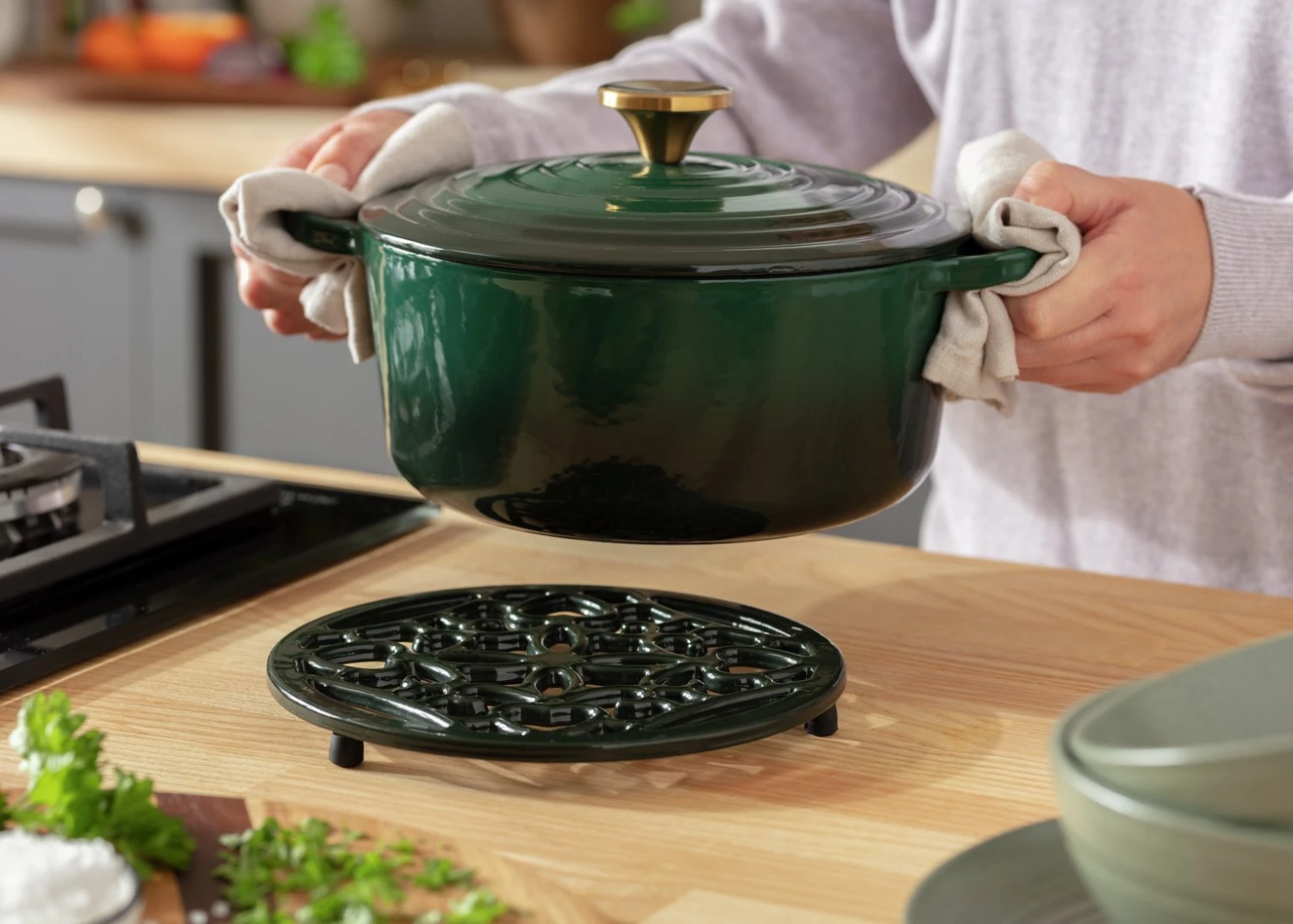 Habitat Cast Iron Trivet - Green 4 Habitat Cast Iron Trivet - Green - Image 2