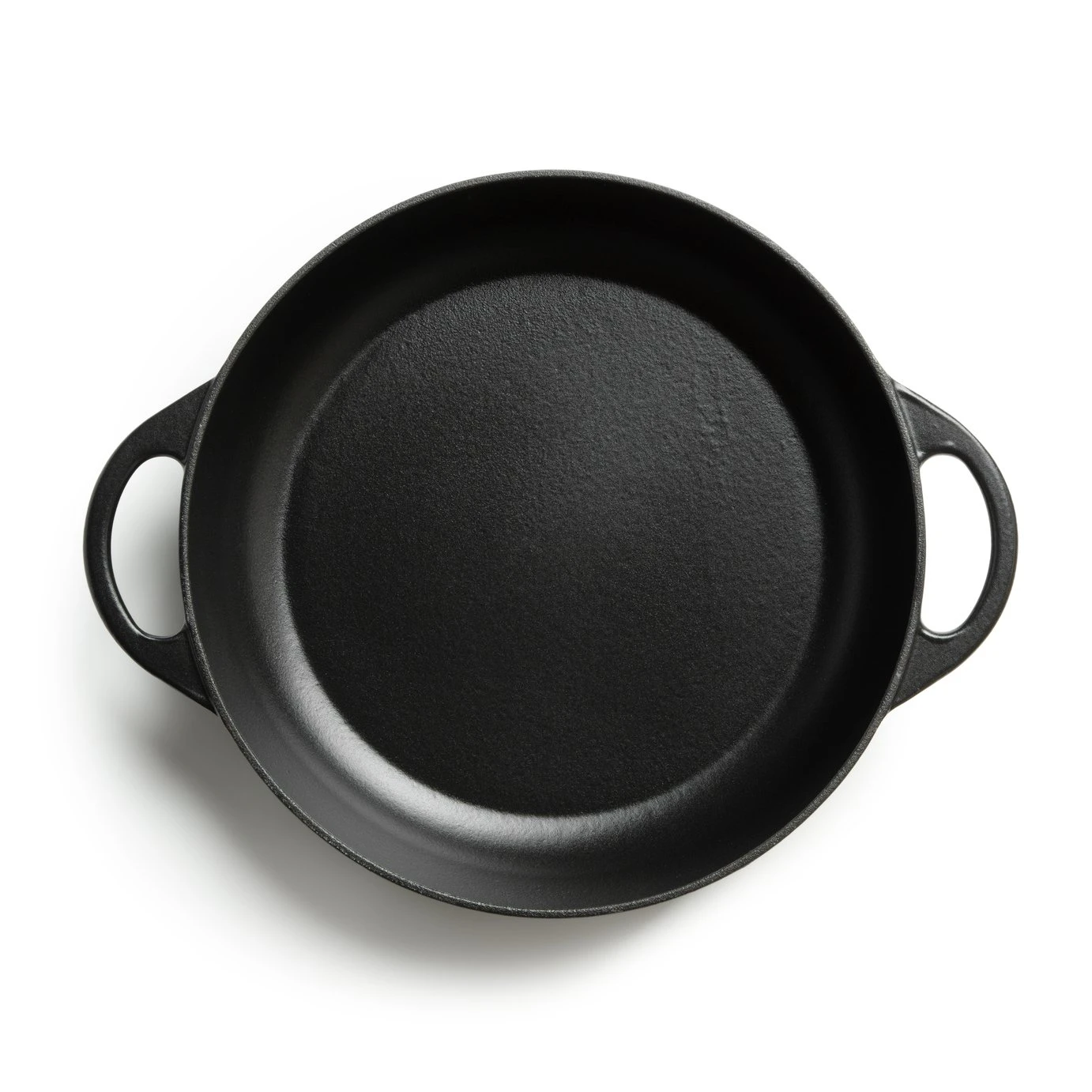 Habitat 4 Litre Shallow Cast Iron Casserole Dish - Black 5 Habitat 4 Litre Shallow Cast Iron Casserole Dish - Black - Image 3