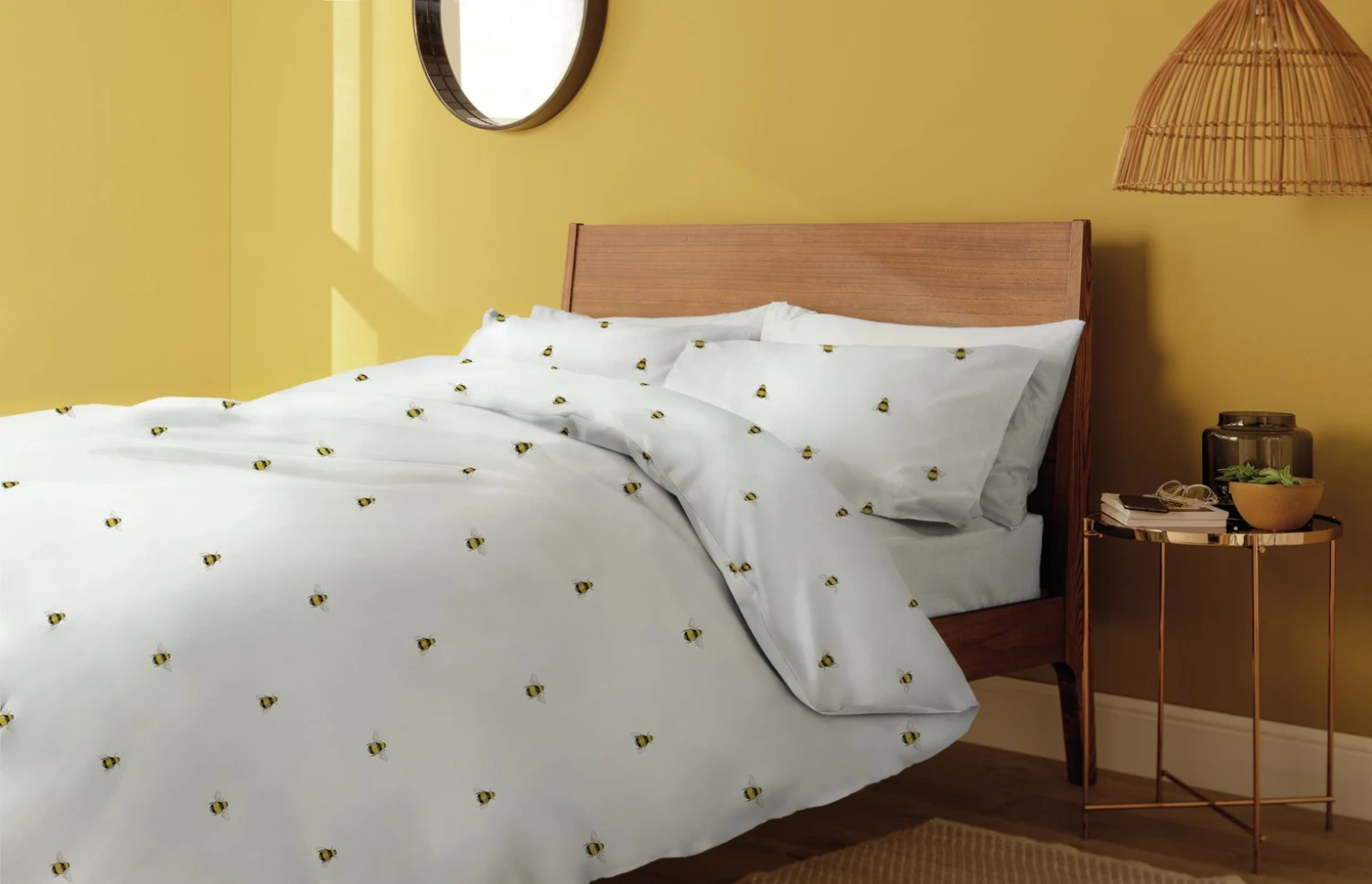 Habitat Hideaway Bee Print White Bedding Set - Single 3 Habitat Hideaway Bee Print White Bedding Set - Single