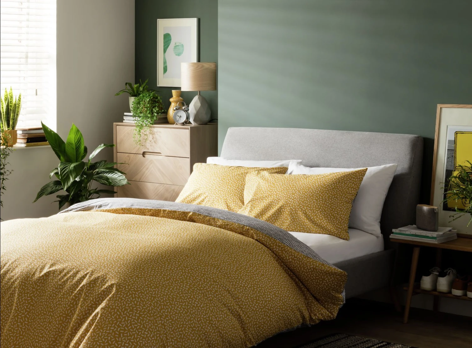 Habitat Betsy Yellow & White Reversible Bedding Set - Single 3 Habitat Betsy Yellow & White Reversible Bedding Set - Single