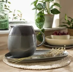 Habitat Evora Stoneware Jug - Green 8 Habitat Evora Stoneware Jug - Green -Habitat 9381328 R Z001C