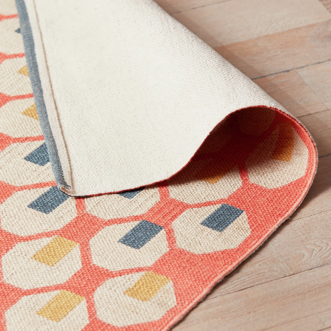 Habitat Octo Flatweave Cotton Rug - Pink - 120x180cm 7 Habitat Octo Flatweave Cotton Rug - Pink - 120x180cm - Image 5