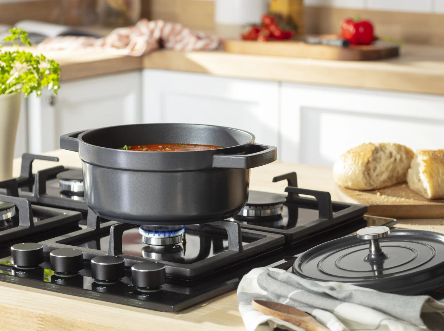 Habitat 2.4 Litre Aluminium Casserole Dish - Black 4 Habitat 2.4 Litre Aluminium Casserole Dish - Black - Image 2